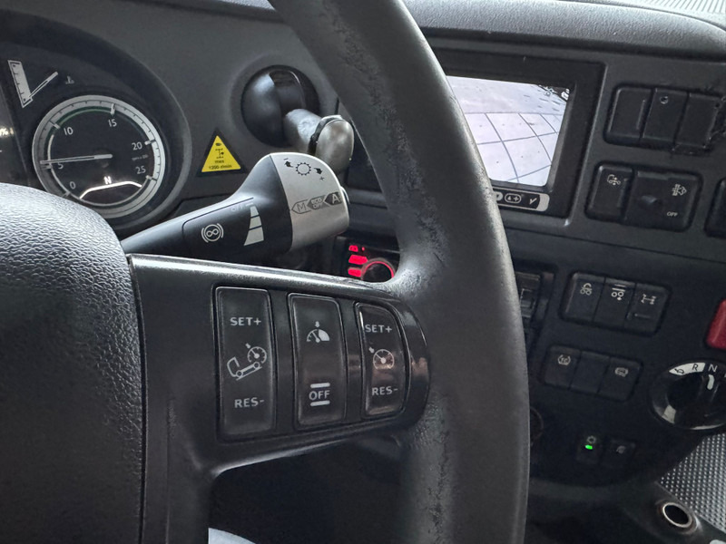 Hook lift truck DAF XF 440 SC / 6X2 / VDL Hook / TUV: 6-2026 / NL truck: picture 10 Hook lift truck DAF XF 440 SC / 6X2 / VDL Hook / TUV: 6-2026 / NL truck: picture 10