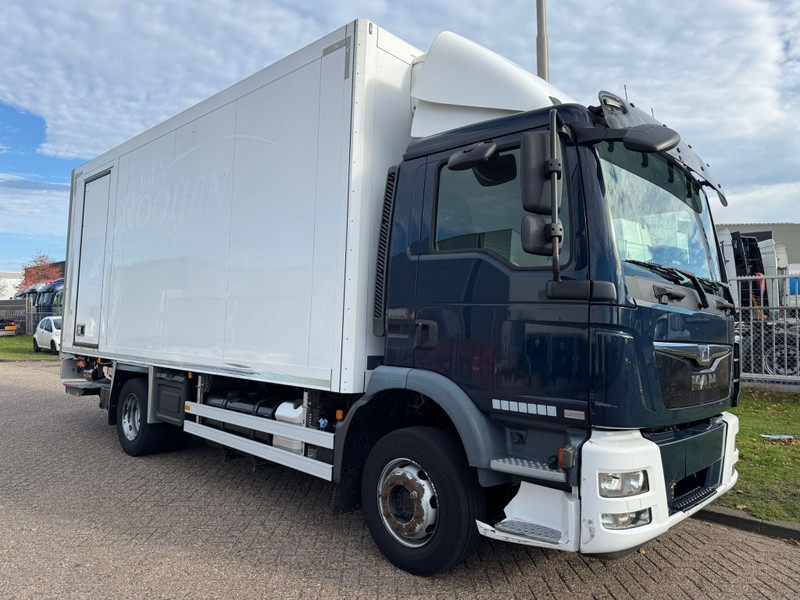 MAN TGM 12.220 / Carrier / Euro 6 / Tail Lift / TUV: 9-2026 / Belgium Truck - Refrigerated truck: picture 4 MAN TGM 12.220 / Carrier / Euro 6 / Tail Lift / TUV: 9-2026 / Belgium Truck - Refrigerated truck: picture 4