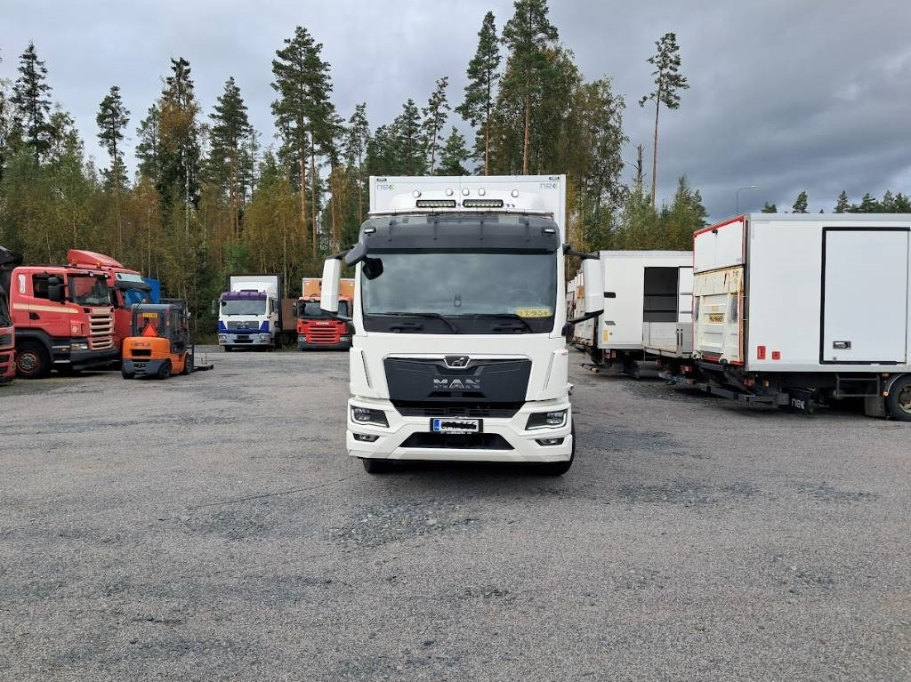 MAN TGM 15.250 - Box truck: picture 3 MAN TGM 15.250 - Box truck: picture 3