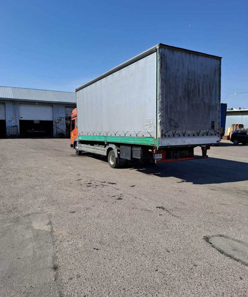 Mercedes-Benz Atego 818 - Curtain side truck: picture 2 Mercedes-Benz Atego 818 - Curtain side truck: picture 2