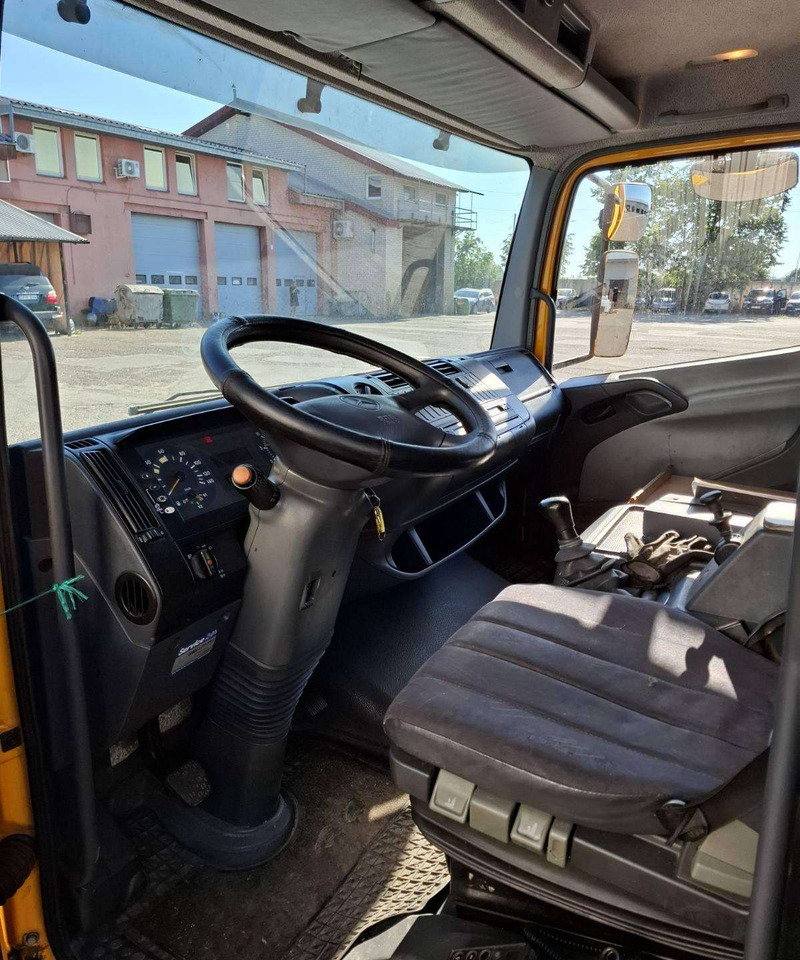 Mercedes-Benz Atego - Curtain side truck: picture 5 Mercedes-Benz Atego - Curtain side truck: picture 5