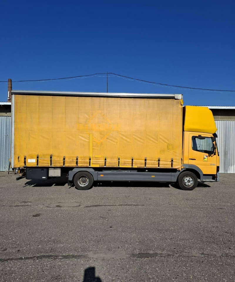 Mercedes-Benz Atego - Curtain side truck: picture 2 Mercedes-Benz Atego - Curtain side truck: picture 2