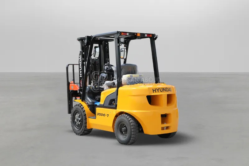 Hyundai Forklift 35DE-7 3.5 TONS DIESEL 3 STAGE - Diesel forklift: picture 3 Hyundai Forklift 35DE-7 3.5 TONS DIESEL 3 STAGE - Diesel forklift: picture 3