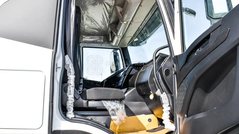 Cab chassis truck Iveco T-WAY AT380T47H 6x4 R24 Tyres Chassis - Barcelona Stock: picture 8 Cab chassis truck Iveco T-WAY AT380T47H 6x4 R24 Tyres Chassis - Barcelona Stock: picture 8