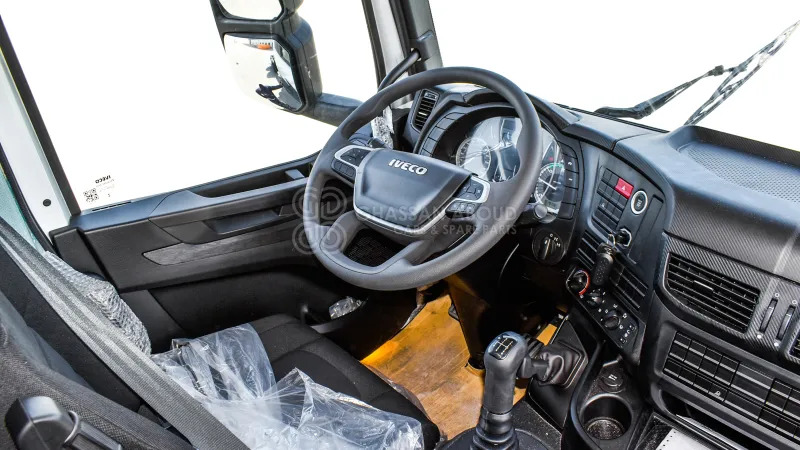 Cab chassis truck Iveco T-WAY AT380T47H 6x4 R24 Tyres Chassis - Barcelona Stock: picture 10 Cab chassis truck Iveco T-WAY AT380T47H 6x4 R24 Tyres Chassis - Barcelona Stock: picture 10