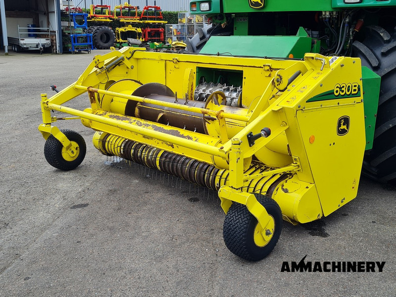 John Deere 630B pick-up - Forage harvester attachment: picture 3 John Deere 630B pick-up - Forage harvester attachment: picture 3