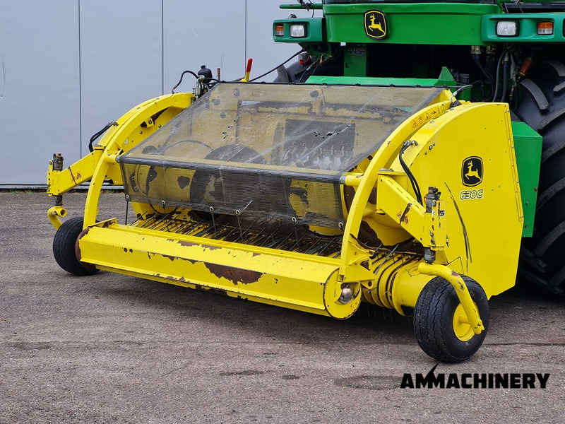 John Deere 630C pick up - Corn header for Agricultural machinery: picture 1 John Deere 630C pick up - Corn header for Agricultural machinery: picture 1