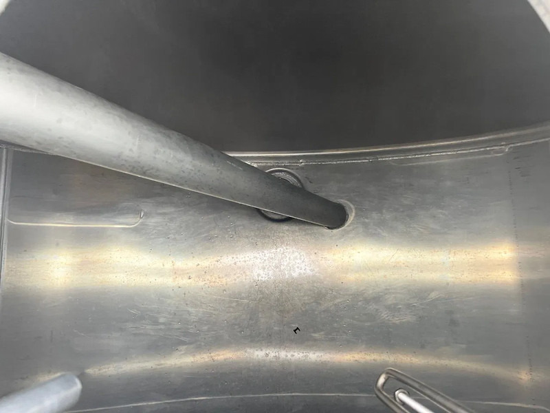 Tanker truck Renault Premium 380 13390L, 5 COMPARTMENTS, FULL AIR SUSPENSION: picture 16 Tanker truck Renault Premium 380 13390L, 5 COMPARTMENTS, FULL AIR SUSPENSION: picture 16