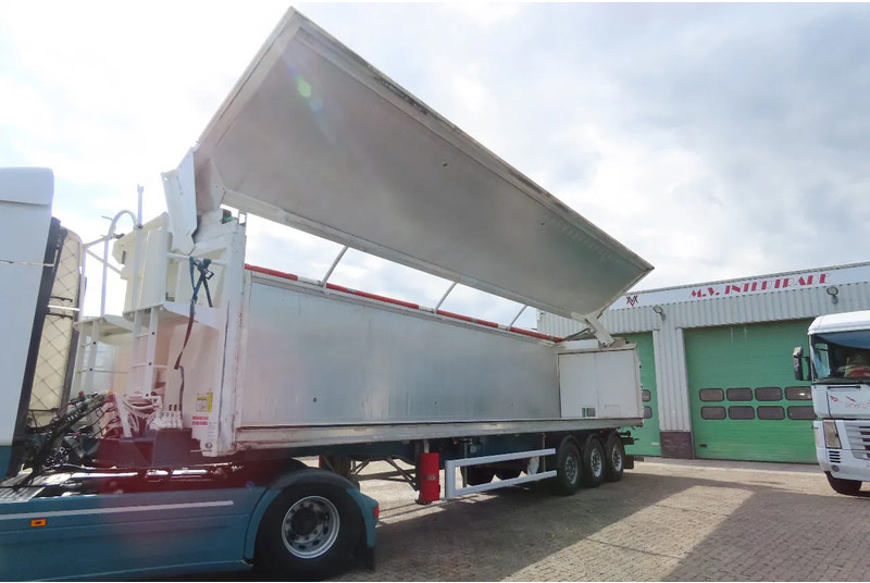 Socari 67,8 m3, left side opens, self pump tyres, etc - Tipper semi-trailer: picture 2 Socari 67,8 m3, left side opens, self pump tyres, etc - Tipper semi-trailer: picture 2