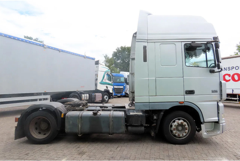 DAF XF 95.480 EURO 4 ! Royal Truck! Manual gearbox - Tractor unit: picture 4 DAF XF 95.480 EURO 4 ! Royal Truck! Manual gearbox - Tractor unit: picture 4