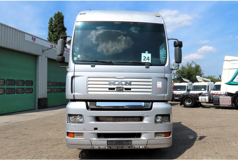 MAN TGA 18.460 Manual diesel pomp! ROYAL TRUCK! - Tractor unit: picture 3 MAN TGA 18.460 Manual diesel pomp! ROYAL TRUCK! - Tractor unit: picture 3