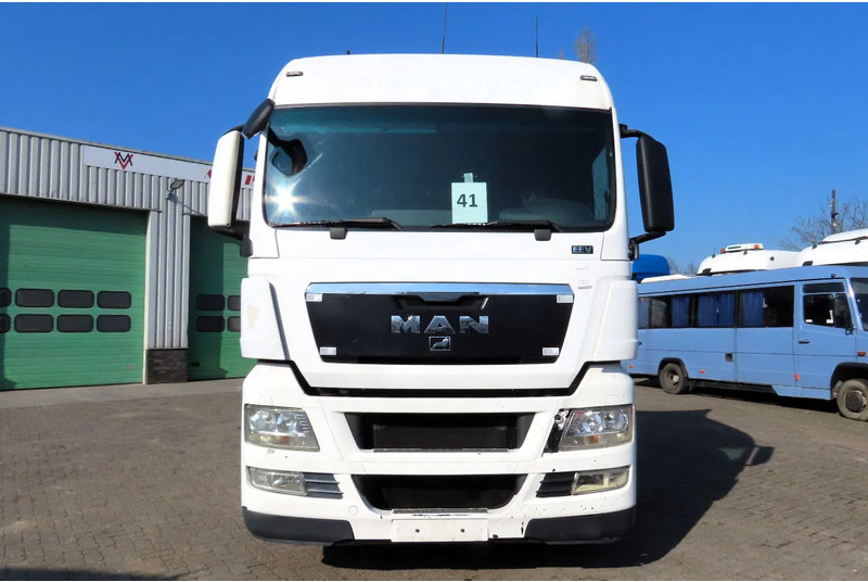 MAN TGX 14.440 RETARDER, FRIGO, 2 beds - Tractor unit: picture 3 MAN TGX 14.440 RETARDER, FRIGO, 2 beds - Tractor unit: picture 3