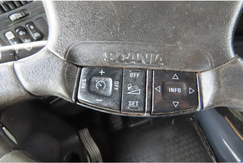 Tractor unit Scania R420 2 tanks, 2 beds, manual gearbox: picture 15