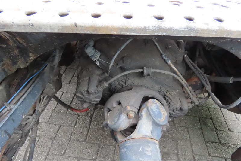 Tractor unit Scania R420 2 tanks, 2 beds, manual gearbox: picture 20