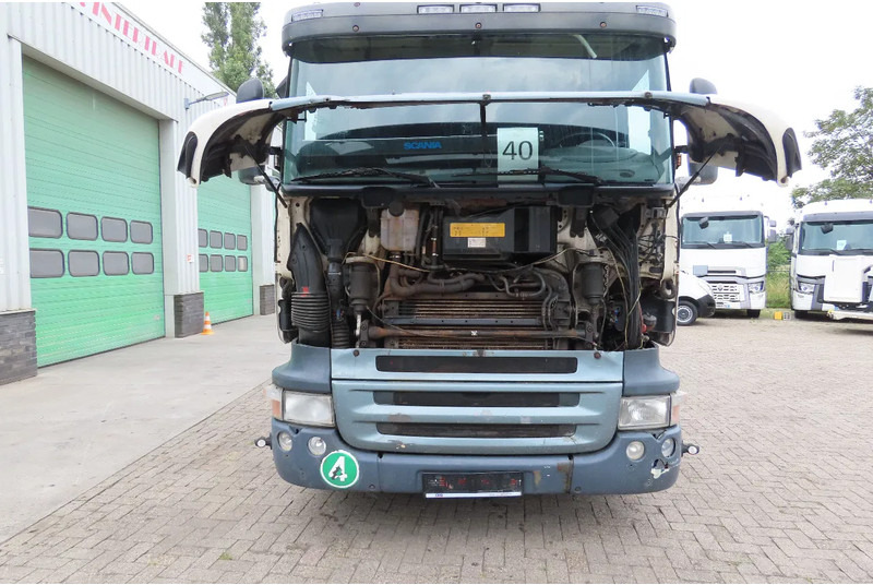 Tractor unit Scania R420 2 tanks, 2 beds, manual gearbox: picture 7