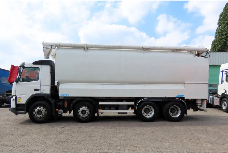 Volvo FMX 450 8x4 AUGER, radio control, 7 COMP. Full Volvo Service! . EXCELLENT condition - Tanker truck: picture 5 Volvo FMX 450 8x4 AUGER, radio control, 7 COMP. Full Volvo Service! . EXCELLENT condition - Tanker truck: picture 5
