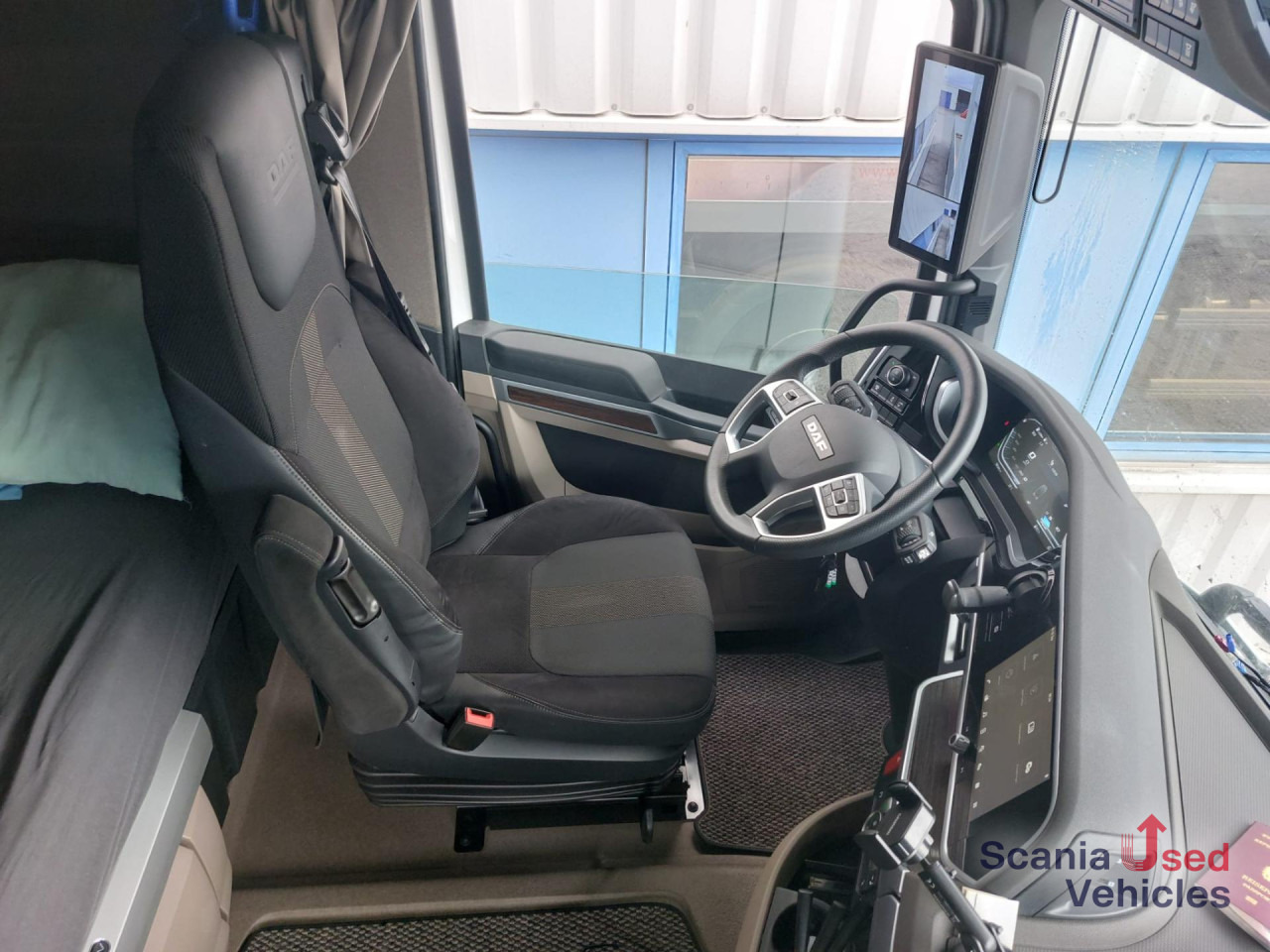 DAF XG 530 FAN 6x2-4 PALFINGER PK 22002-EH D - Dropside/ Flatbed truck, Crane truck: picture 2 DAF XG 530 FAN 6x2-4 PALFINGER PK 22002-EH D - Dropside/ Flatbed truck, Crane truck: picture 2