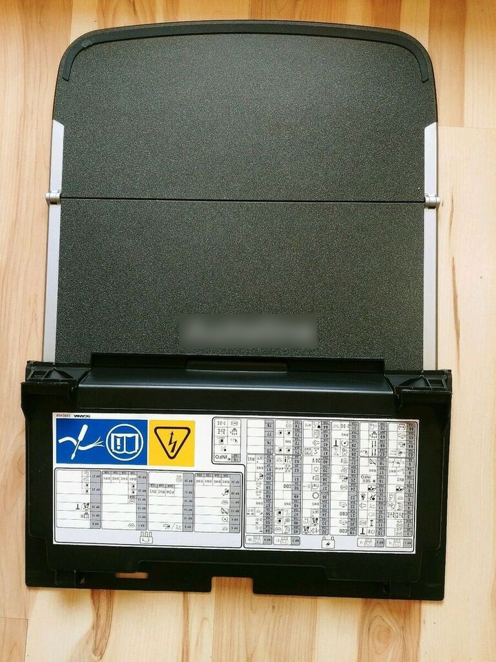 FOLDED TABLE, LOCKER TABLE Scania - Cab and interior for Truck: picture 2 FOLDED TABLE, LOCKER TABLE Scania - Cab and interior for Truck: picture 2