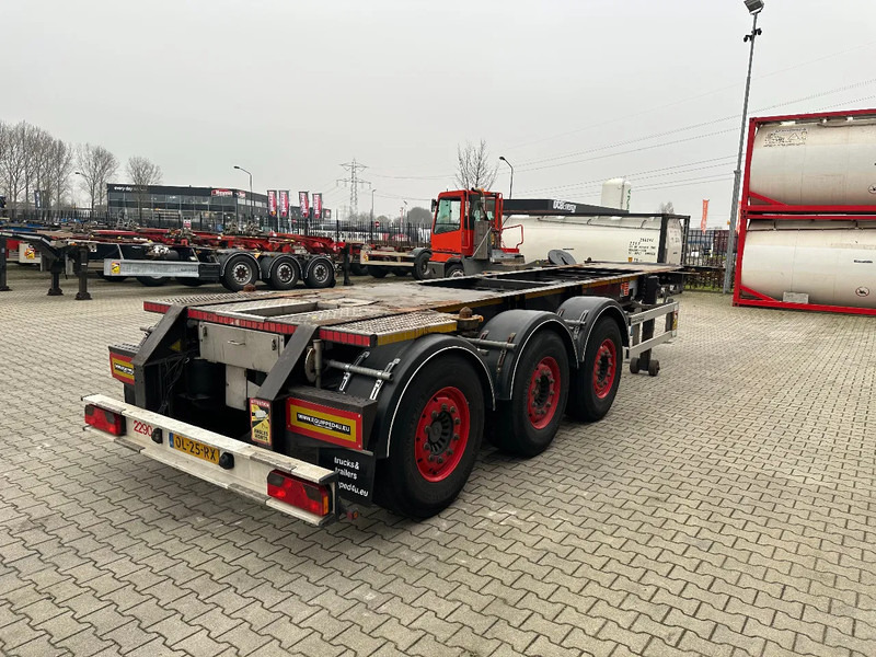 Burg 20FT ADR (EX/II, EX/III, FL, AT) Chassis, Empty weight : 3.690kg, SAF INTRADISC, 2x Liftaxle, NL-chassis - Container transporter/ Swap body semi-trailer: picture 4 Burg 20FT ADR (EX/II, EX/III, FL, AT) Chassis, Empty weight : 3.690kg, SAF INTRADISC, 2x Liftaxle, NL-chassis - Container transporter/ Swap body semi-trailer: picture 4