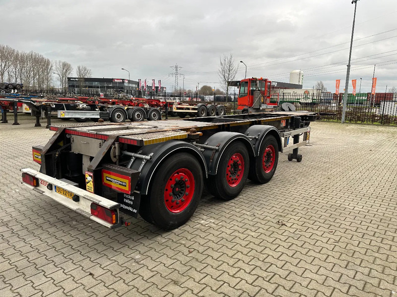Burg 20FT ADR (EX/II, EX/III, FL, AT) Chassis, Leergewicht : 3.690kg, SAF INTRADISC, 2x Liftachse, NL-Chassis - Container transporter/ Swap body semi-trailer: picture 3 Burg 20FT ADR (EX/II, EX/III, FL, AT) Chassis, Leergewicht : 3.690kg, SAF INTRADISC, 2x Liftachse, NL-Chassis - Container transporter/ Swap body semi-trailer: picture 3