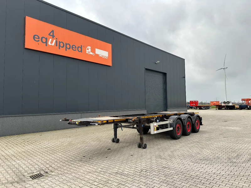 Burg 20FT ADR (EX/II, EX/III, FL, AT) Chassis, Leergewicht : 3.690kg, SAF INTRADISC, 2x Liftachse, NL-Chassis - Container transporter/ Swap body semi-trailer: picture 1 Burg 20FT ADR (EX/II, EX/III, FL, AT) Chassis, Leergewicht : 3.690kg, SAF INTRADISC, 2x Liftachse, NL-Chassis - Container transporter/ Swap body semi-trailer: picture 1