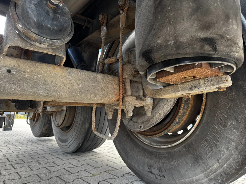 Container transporter/ Swap body semi-trailer DESOT nice 20FT/30FT ADR-Chassis for SMALL PRICE, liftaxle, 5 twistlocks arms: picture 18 Container transporter/ Swap body semi-trailer DESOT nice 20FT/30FT ADR-Chassis for SMALL PRICE, liftaxle, 5 twistlocks arms: picture 18