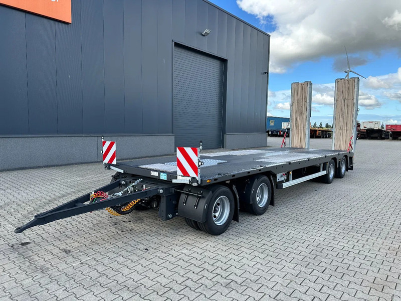 Faymonville MAX600-S-4-8.90-U, 4 axles (2 + 2), hydraulic ramps, loading-floor 8.90cm, NEW!! - Autotransporter trailer: picture 1 Faymonville MAX600-S-4-8.90-U, 4 axles (2 + 2), hydraulic ramps, loading-floor 8.90cm, NEW!! - Autotransporter trailer: picture 1
