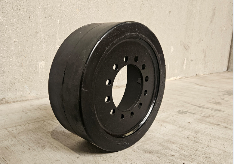 Galet inférieur VULCAN AGRI pour tracteur à chenilles CHALLENGER 35 / 45 / 55 - Track roller for Tracked tractor: picture 3 Galet inférieur VULCAN AGRI pour tracteur à chenilles CHALLENGER 35 / 45 / 55 - Track roller for Tracked tractor: picture 3