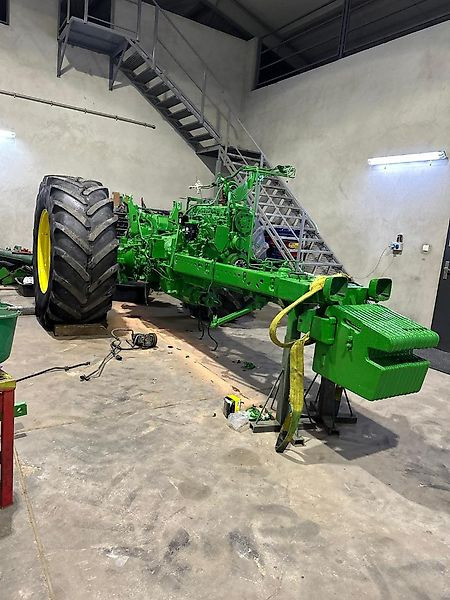 Farm tractor John Deere 4955: picture 7