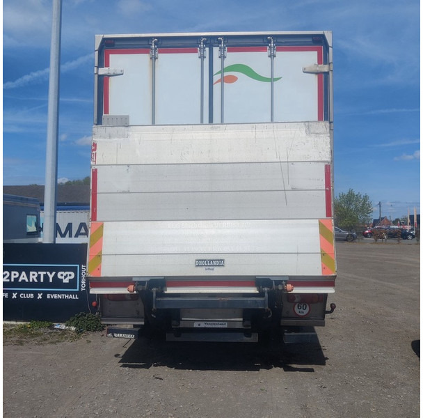 Renault Midlum-With-Hanging-Work-In-The-Fridge - Refrigerated truck: picture 5 Renault Midlum-With-Hanging-Work-In-The-Fridge - Refrigerated truck: picture 5