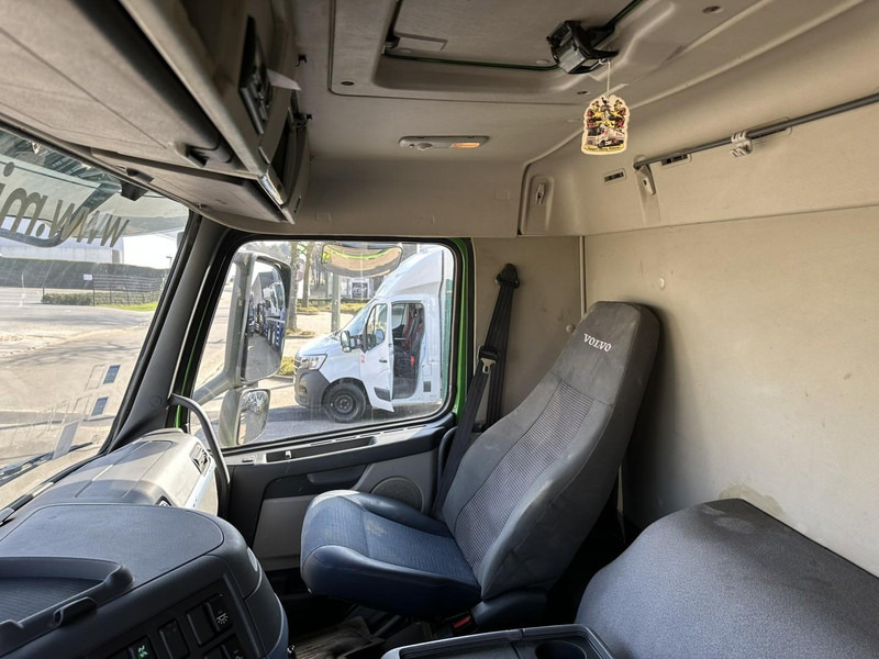 Cab chassis truck Volvo FM 340 8x2 CHASSIS (7m35) - LIFT+STEERING AXLE - MANUAL GEARBOX - EURO 3 - TÜV 05/2025 - BE TRUCK: picture 12 Cab chassis truck Volvo FM 340 8x2 CHASSIS (7m35) - LIFT+STEERING AXLE - MANUAL GEARBOX - EURO 3 - TÜV 05/2025 - BE TRUCK: picture 12