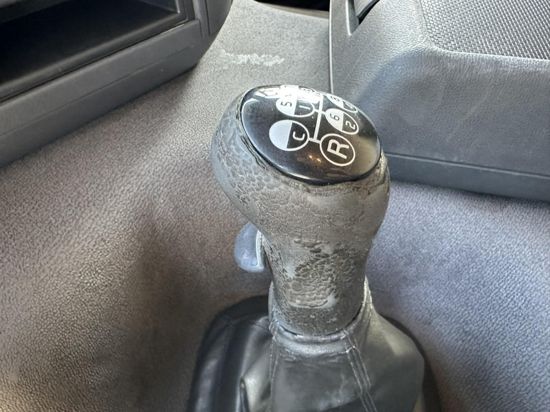 Cab chassis truck Volvo FM 340 8x2 CHASSIS (7m35) - LIFT+STEERING AXLE - MANUAL GEARBOX - EURO 3 - TÜV 05/2025 - BE TRUCK: picture 13 Cab chassis truck Volvo FM 340 8x2 CHASSIS (7m35) - LIFT+STEERING AXLE - MANUAL GEARBOX - EURO 3 - TÜV 05/2025 - BE TRUCK: picture 13