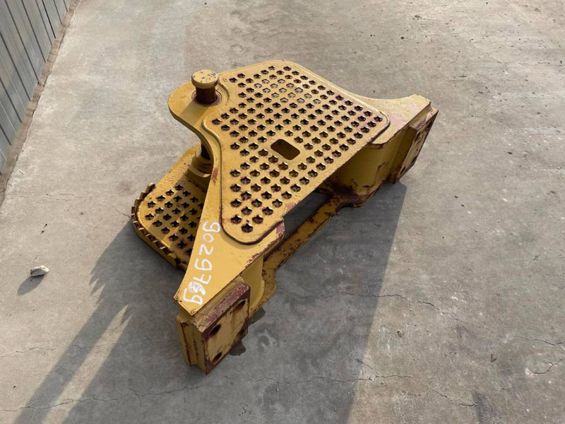 Cat D6K Zugtraverse - Attachment for Construction machinery: picture 1 Cat D6K Zugtraverse - Attachment for Construction machinery: picture 1