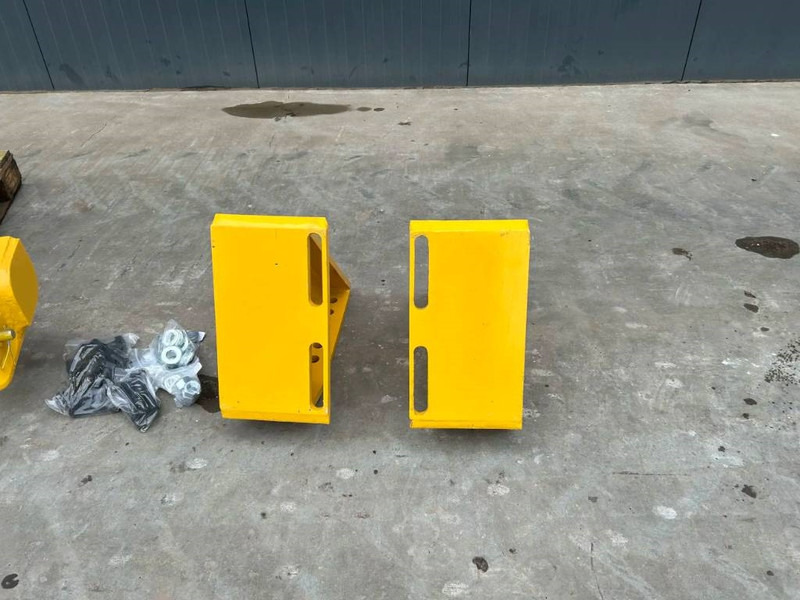 Komatsu D37 - Attachment for Construction machinery: picture 4 Komatsu D37 - Attachment for Construction machinery: picture 4