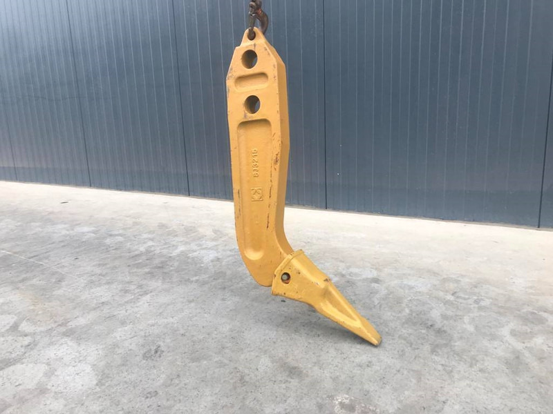 Komatsu D65 Shank - Attachment for Construction machinery: picture 3 Komatsu D65 Shank - Attachment for Construction machinery: picture 3