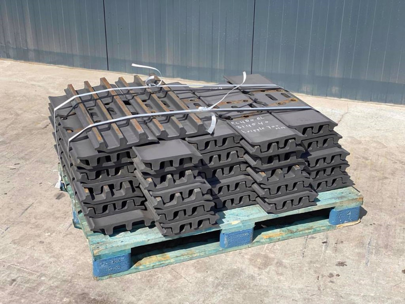 Case CX330 / CX350 Shoes/Pads - Frame/ Chassis for Construction machinery: picture 2 Case CX330 / CX350 Shoes/Pads - Frame/ Chassis for Construction machinery: picture 2