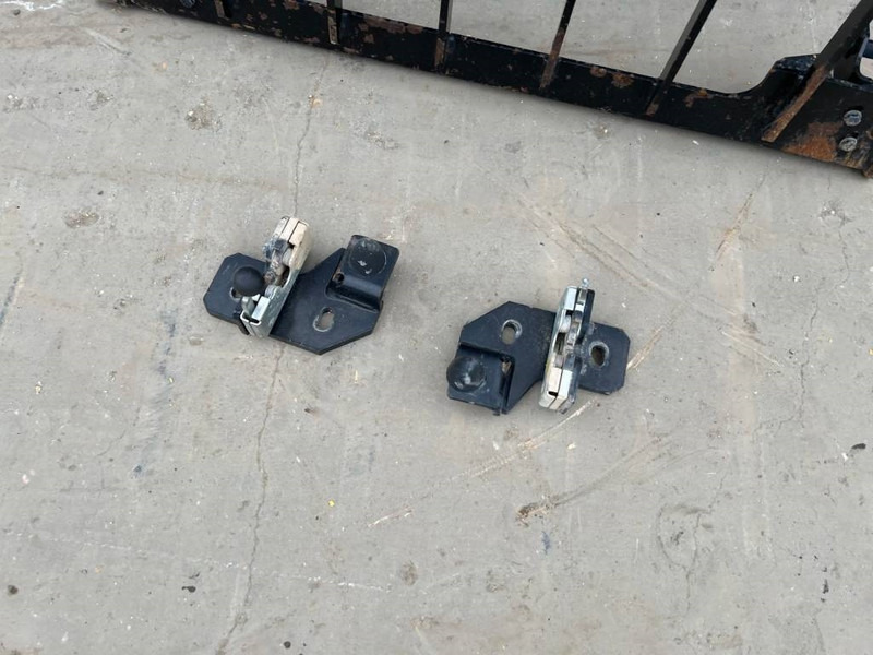 Cat 312D / 315D / 319D / 320D / 324D / 329D / 330D / 3 - Cab and interior for Construction machinery: picture 4 Cat 312D / 315D / 319D / 320D / 324D / 329D / 330D / 3 - Cab and interior for Construction machinery: picture 4