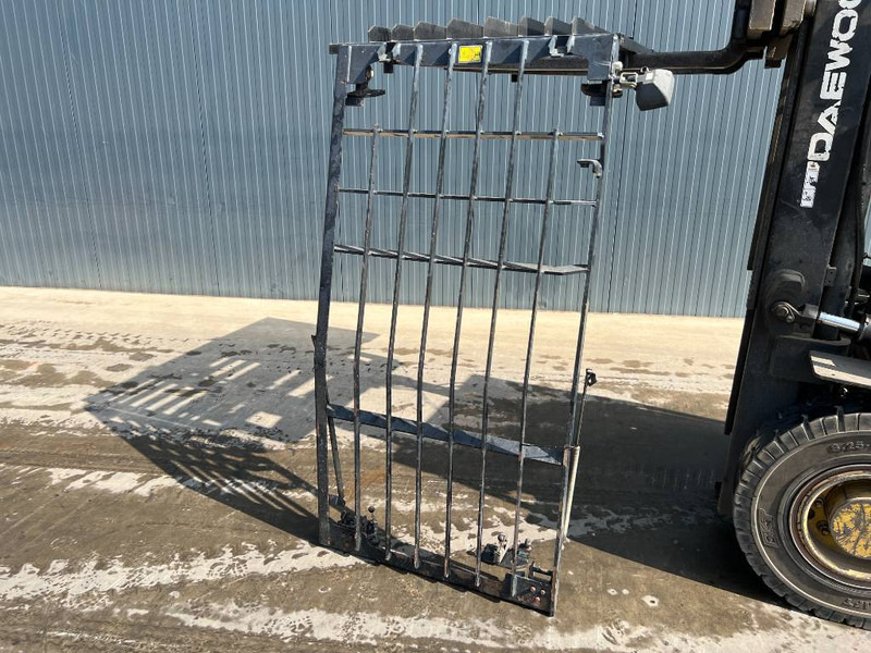 Cat 313E / 320F / 323E / 325F / 329E / 330F / 336E / 3 - Cab and interior for Construction machinery: picture 1 Cat 313E / 320F / 323E / 325F / 329E / 330F / 336E / 3 - Cab and interior for Construction machinery: picture 1