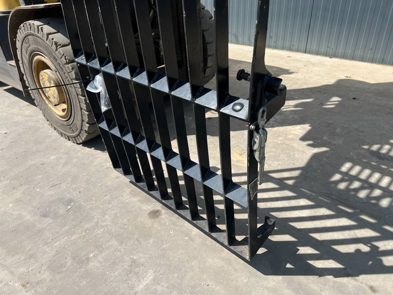 Cat 313E / 320F / 323E / 325F / 329E / 330F / 336E / 3 - Cab and interior for Construction machinery: picture 5 Cat 313E / 320F / 323E / 325F / 329E / 330F / 336E / 3 - Cab and interior for Construction machinery: picture 5