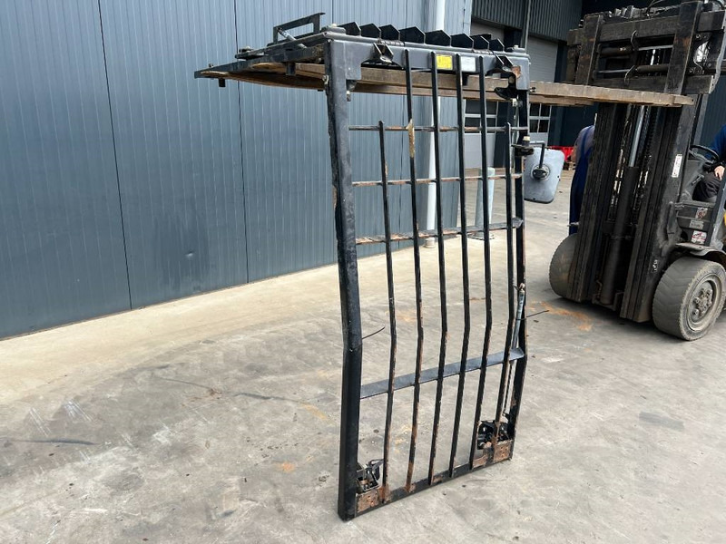 Cat 313E / M315F / 320F / 323E / 325F / 329E / 330F / - Cab and interior for Construction machinery: picture 2 Cat 313E / M315F / 320F / 323E / 325F / 329E / 330F / - Cab and interior for Construction machinery: picture 2