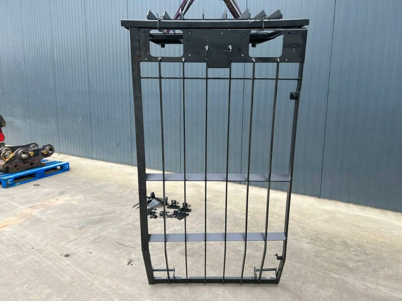 Cat 323D Guard - Frame/ Chassis for Construction machinery: picture 1 Cat 323D Guard - Frame/ Chassis for Construction machinery: picture 1