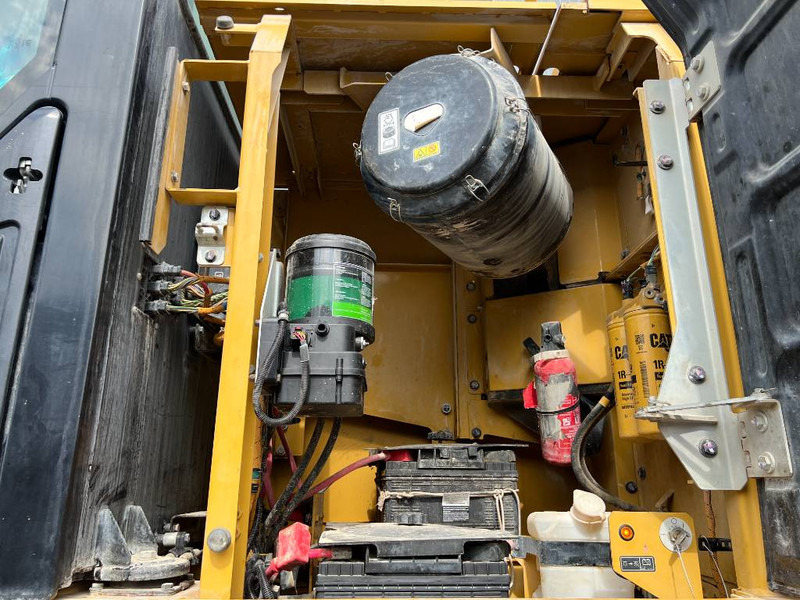 Crawler excavator Cat 352F: picture 17