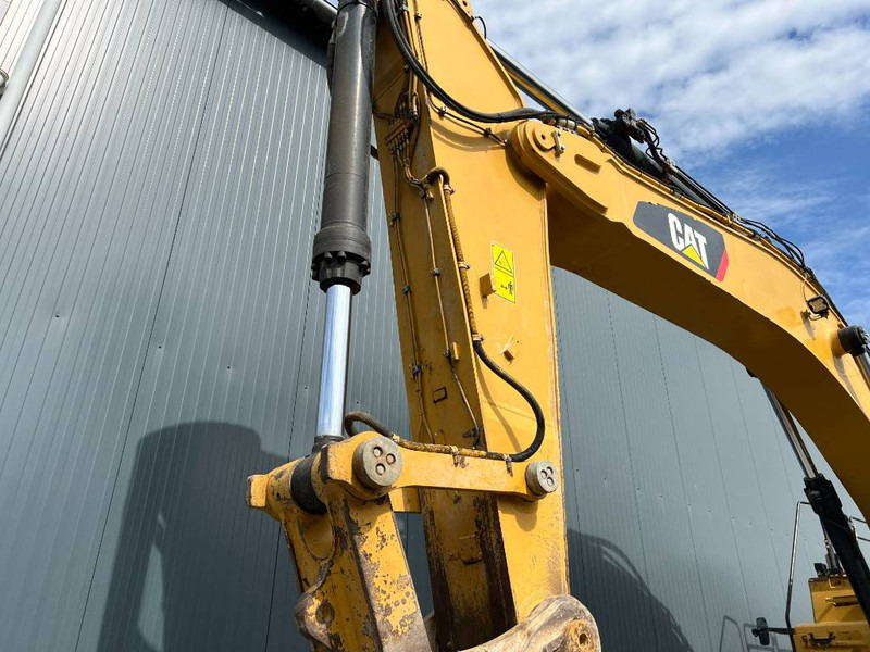 Crawler excavator Cat 352F: picture 15