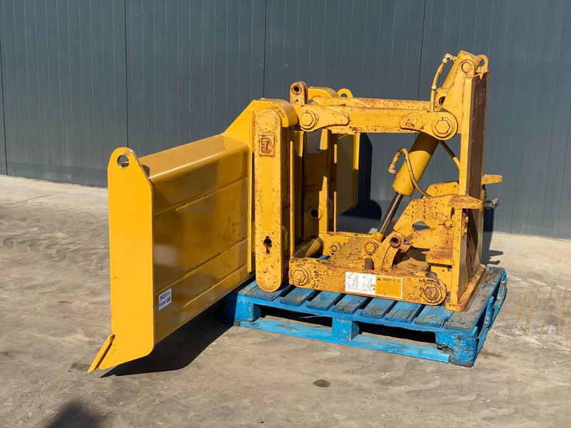 Cat Front Blade + Lift 12H / 120M / 120H / 140G / 140H - Frame/ Chassis for Construction machinery: picture 1 Cat Front Blade + Lift 12H / 120M / 120H / 140G / 140H - Frame/ Chassis for Construction machinery: picture 1