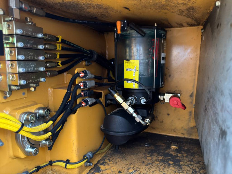 Crawler excavator Liebherr R922 SLC: picture 18 Crawler excavator Liebherr R922 SLC: picture 18