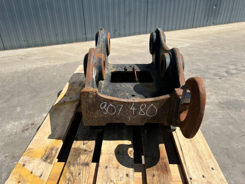 OilQuick OQ65 - M314F / M316F / M318F - Quick coupler for Construction machinery: picture 2 OilQuick OQ65 - M314F / M316F / M318F - Quick coupler for Construction machinery: picture 2