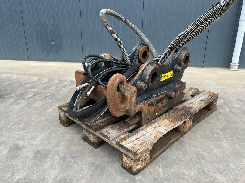 OilQuick OQ70/55 - 320F - Quick coupler for Construction machinery: picture 1 OilQuick OQ70/55 - 320F - Quick coupler for Construction machinery: picture 1