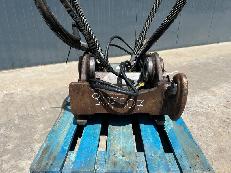 OilQuick OQ70/55 323E - Quick coupler for Construction machinery: picture 2 OilQuick OQ70/55 323E - Quick coupler for Construction machinery: picture 2