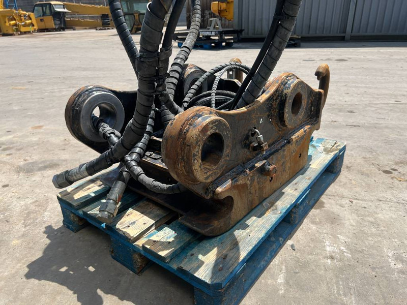 OilQuick OQ80 330D - 336D - 336E - 336F DB-stick - Quick coupler for Construction machinery: picture 5 OilQuick OQ80 330D - 336D - 336E - 336F DB-stick - Quick coupler for Construction machinery: picture 5