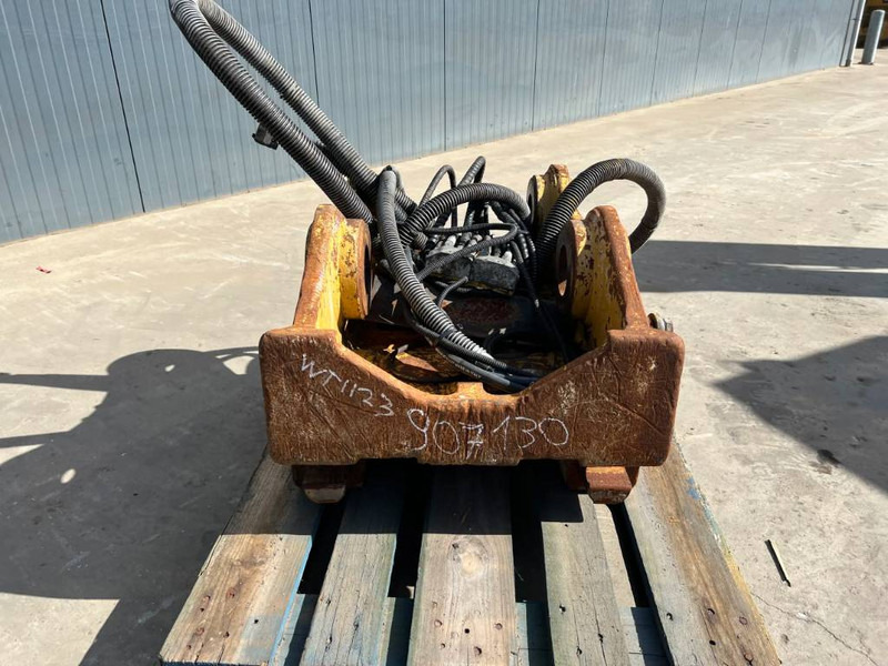 OilQuick OQ80 - 330F / 329E - Quick coupler for Construction machinery: picture 2 OilQuick OQ80 - 330F / 329E - Quick coupler for Construction machinery: picture 2